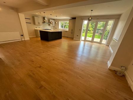 4 bedroom House To Let - Photo 2