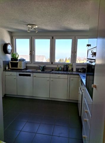 APPARTEMENT 21/2 PIÈCES MANSARDÉ À EBMATINGEN (ZH), MEUBLÉ, TEMPORAIRE - Photo 2