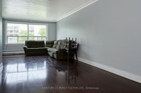 For Lease - 2961 Lawrence Avenue, Toronto, Ontario - Photo 2