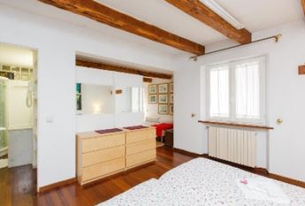 Center-Popolo: Modern, renovated 1 Bedroom, bath, kitchen. Parquet floors, bright, silent, located in beautiful villa near center, park, transport. Ref 847
