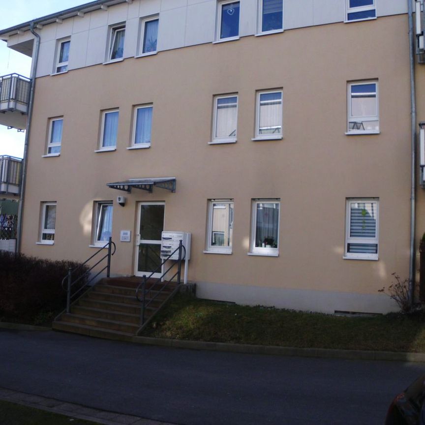 Pößneck, Helle 2-Raum-Wohnung mit Balkon mit WBS (ME30) - Photo 2