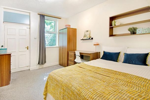 1 bedroom in a house share to rent - Photo 1