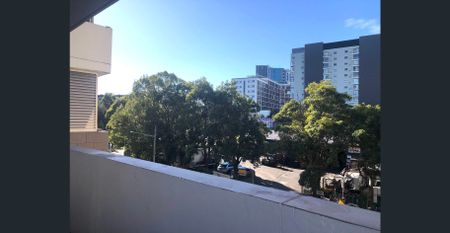 Spacious 2 Bedrooms + Study/ 3rd Bedroom Apartment In Best Location - Photo 4