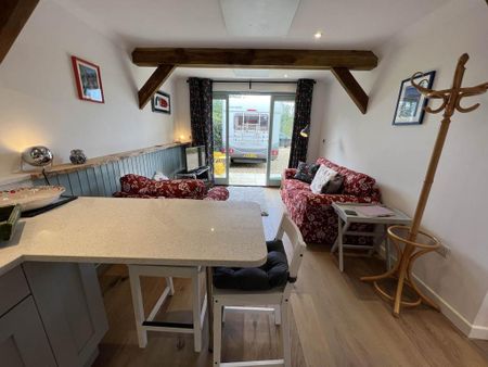 1 bedroom detached house to rent - Photo 2