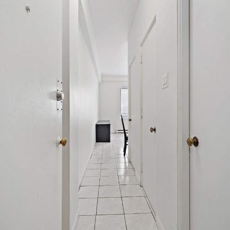STUDIO SPACIEUX AVEC VUE SUR UN LUXURIANT JARDIN PRIVÉ RENOVE - Photo 4