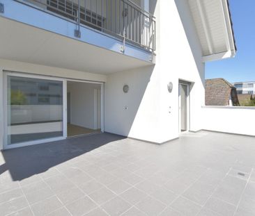 Moderne & helle 4.5-Zimmer-Wohnung mit grosser Terrasse - Photo 1