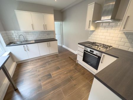 3 bedroom terraced house to rent - Photo 5