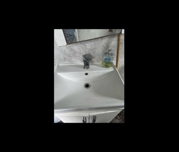 Room in a Shared House, Woodstock Road, E7 - Photo 4