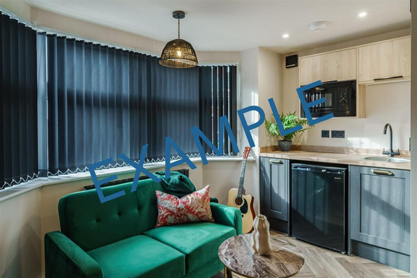 1 bedroom in a house share to rent - Photo 1