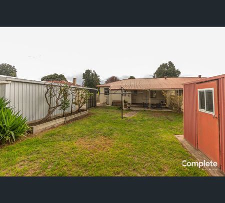 76 BOANDIK TERRACE, Mount Gambier, SA 5290 - Photo 3