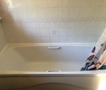 Cwrt Llwyn Fedwen, Morriston, SWANSEA - Photo 3