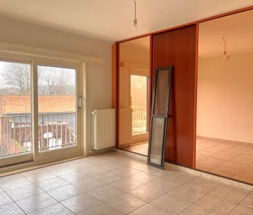 Ruim appartement met 2 slaapkamers, balkon + optionele garage. - Photo 3