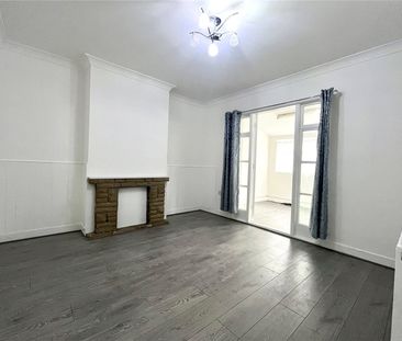 Okehampton Crescent, Welling, Kent, DA16 1DA - Photo 4