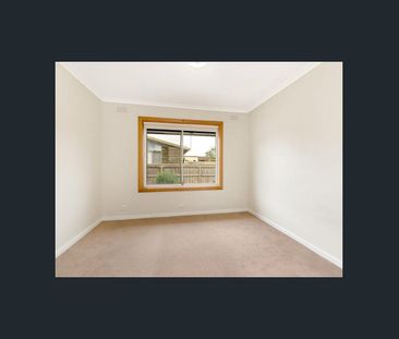 Lovely home on large block - Photo 2