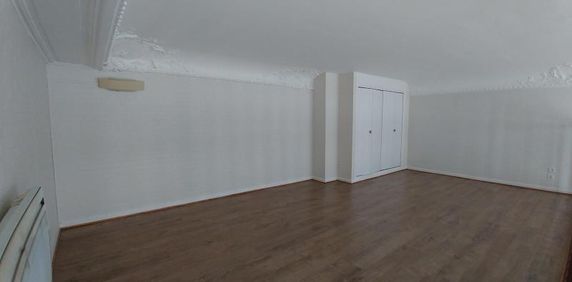 Location Appartement 1 pièce 39m² LILLE 59000 - Photo 2