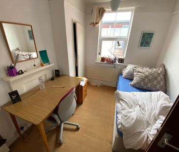 5 bedroom terraced house to rent - Photo 3