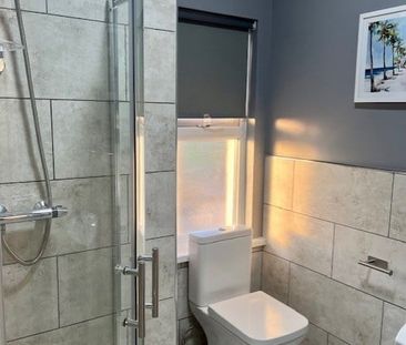 Room in a Shared House, Park Retreat, B66 - Photo 1