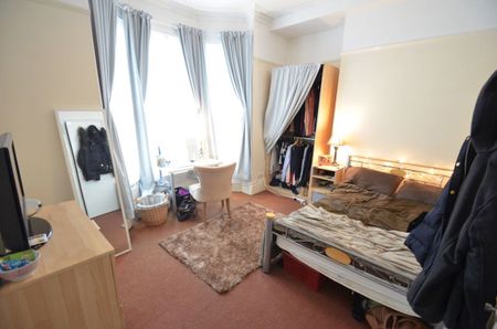 9 Bed - 42 Hanover Square, Leeds - LS3 1BQ - Student - Photo 2