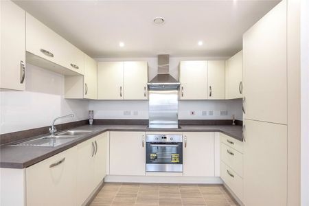 2 bedroom Flat in Oscar Wilde Road, Reading - Photo 3