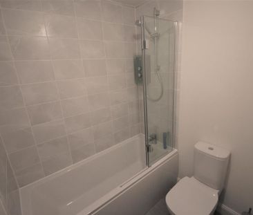 2 bedroom townhouse to rent - Photo 2