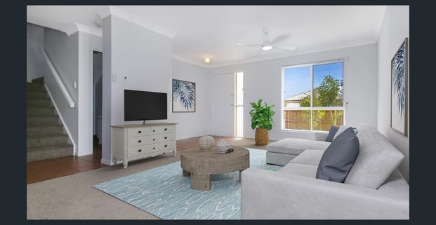 Comfortable & Spacious 4 Bedroom Home - Photo 1