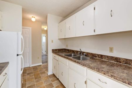 Classic Suite - 2 Bedroom - Photo 4