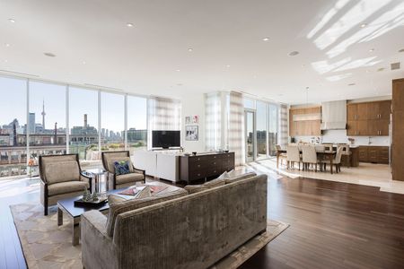 155 Cumberland St 1201, ON, CA, Toronto - Photo 2