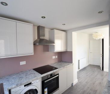 3 bedroom semi-detached house to rent - Photo 6