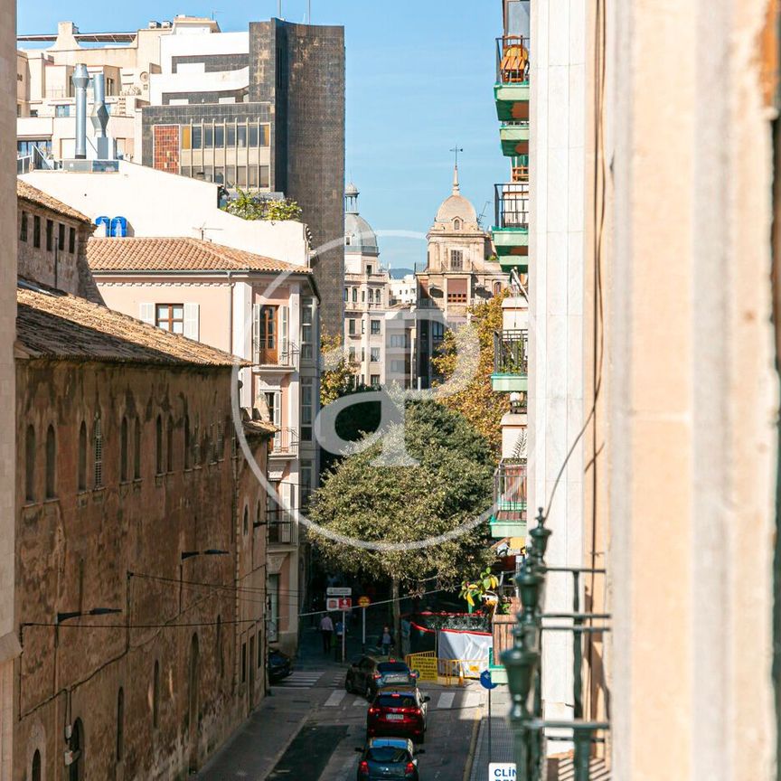 Piso de alquiler en Plaça del Comtat del Rosselló, El Mercat - Photo 1