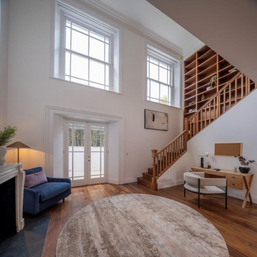 Regent's Park Road, Primrose Hill, London, NW1 7TL - Photo 1