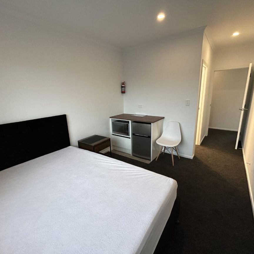 Highlight on Hibiscus - Photo 1