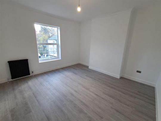 1 bed flat to rent in Aldenham Road, Bushey, WD23 - Photo 1