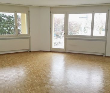 Grosszügige 4-Zimmer-Wohnung in Zürich-Witikon - Photo 2