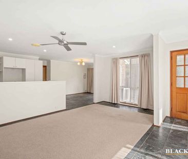 Charming & Practical 3-bedroom Home - Photo 1