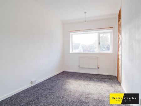 3 Bedroom For Rent - Photo 3