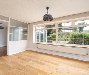 4 bedroom detached house to rent - Photo 2