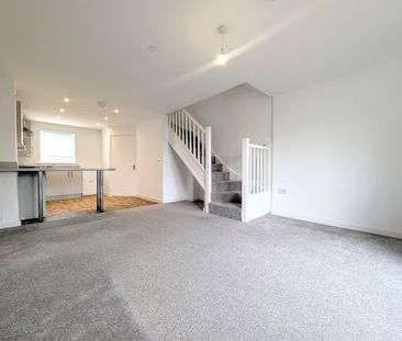 2 bedroom end of terrace house to rent - Photo 1