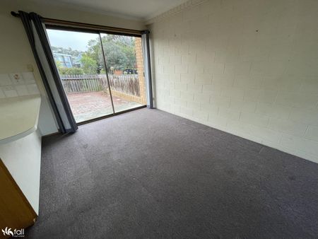 Charming 2-bedroom unit - 33/4 Clifford Court, Howrah TAS 7018 - Photo 2