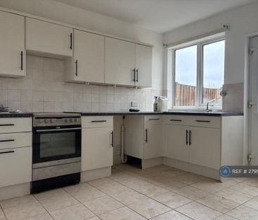 2 bedroom terraced house to rent - Photo 4