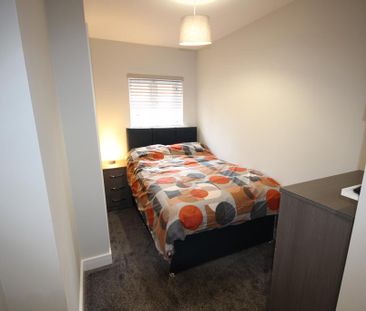 1 bedroom in a house share to rent - Photo 5