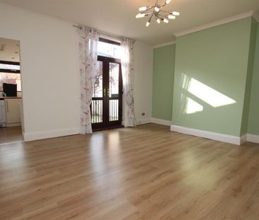 3 bedroom House To Let - Photo 5