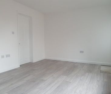 Twyford Road, Eastleigh - Photo 2