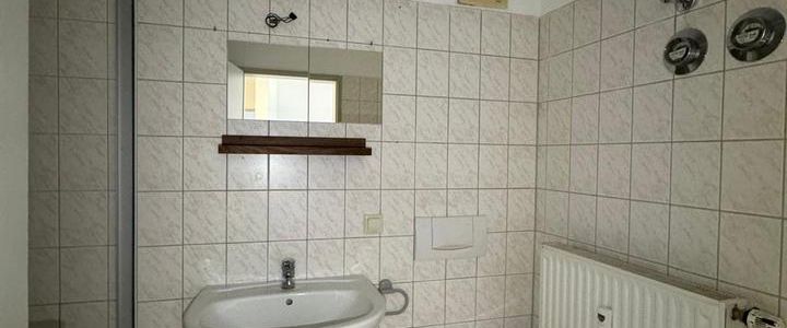 Einbauküche & Kostenfreier Stellplatz: 3-Raumwohnung in der Nähe vom Florpark Magdeburg - Photo 1