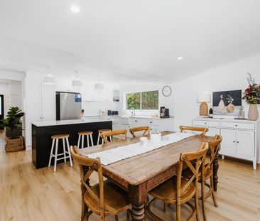 CONVENIENT CBD LIVING WITH STYLE AND COMFORT - Photo 3