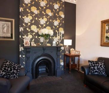 Superbly renovated FULLY FURNISHED - Photo 6