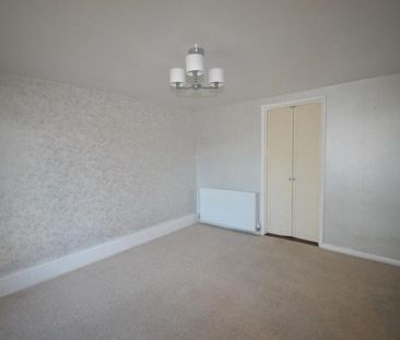 2 bedroom end of terrace house to rent - Photo 3