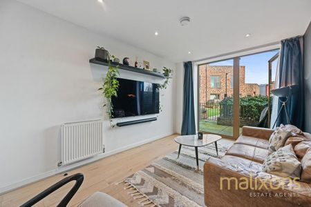 3 bedroom maisonette to rent - Photo 2