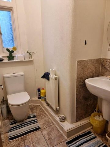 Room in a Shared House, Colchester Road, E10 - Photo 4