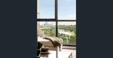 $2450 per week - Photo 2