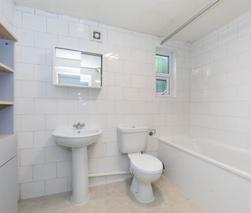 Flat 2, 27 Richmond Road, Headingley, LEEDS - Photo 6